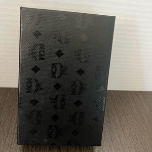 MCM wallet box